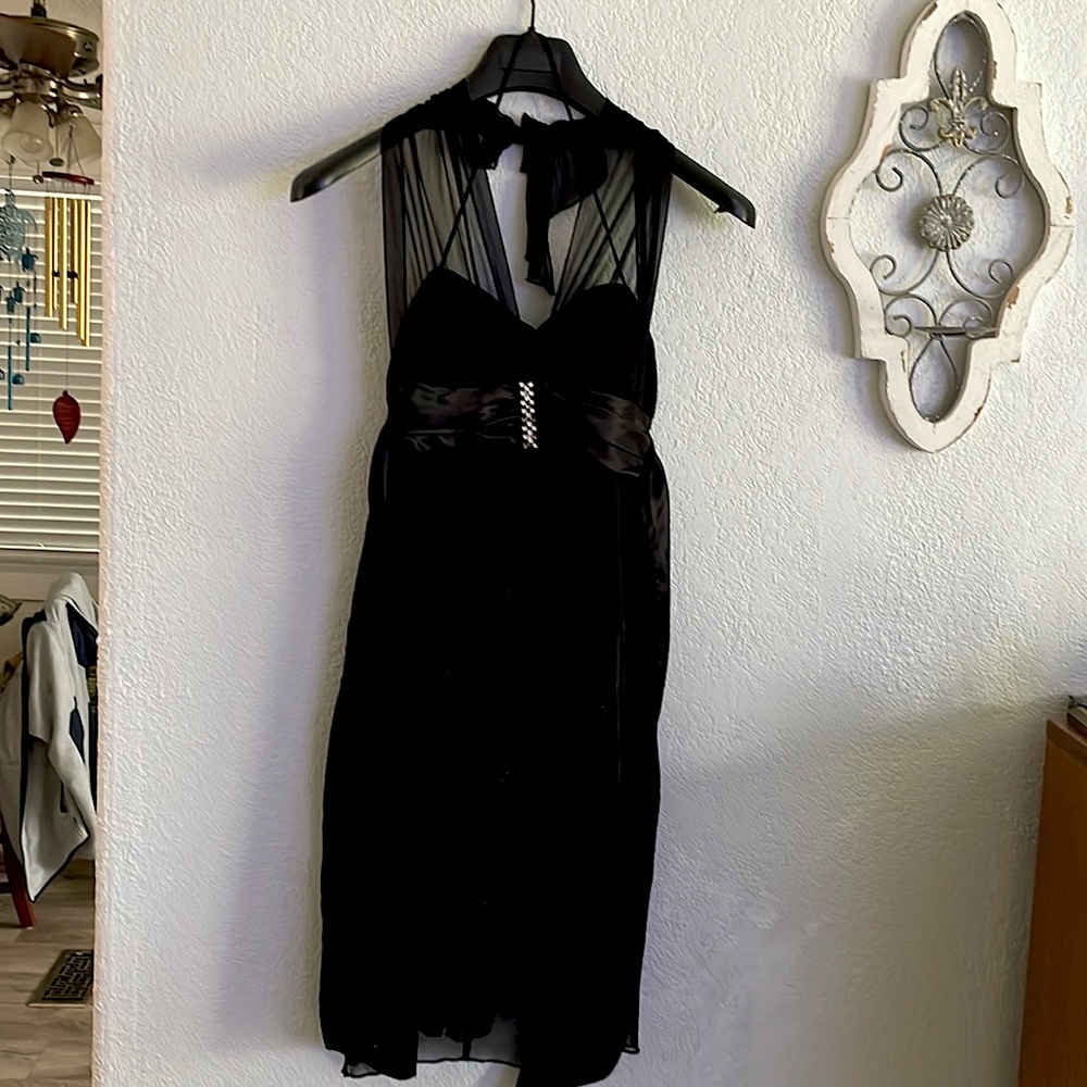 Women’s formal black backless dress